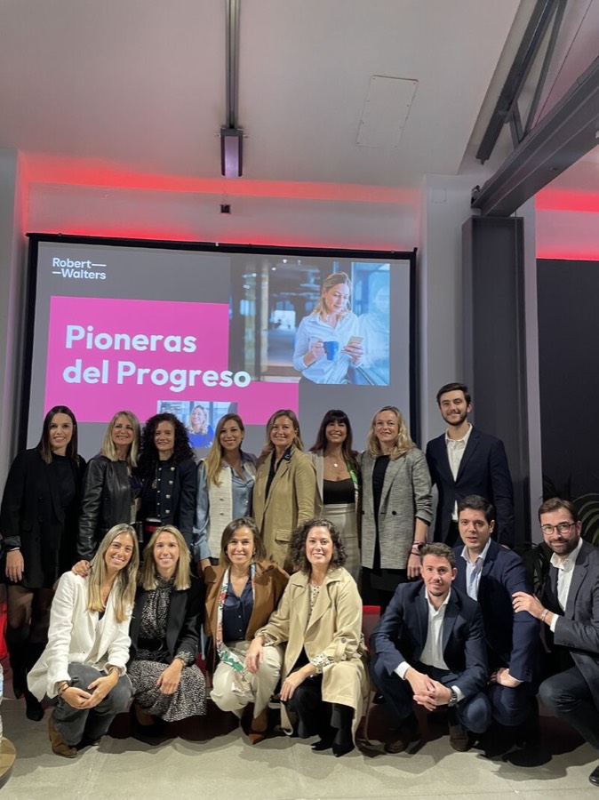 Primer panel de Pioneras del Progreso
